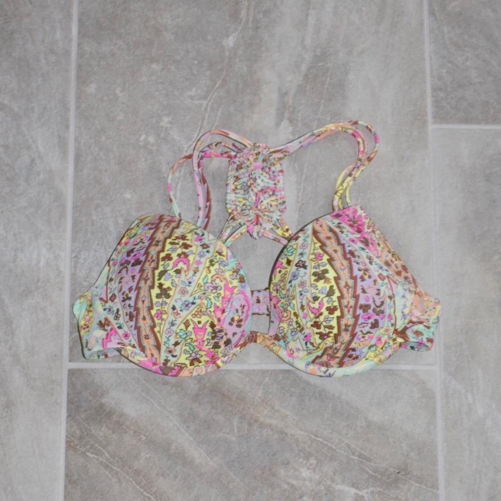 Victoria’s Secret bikini top
